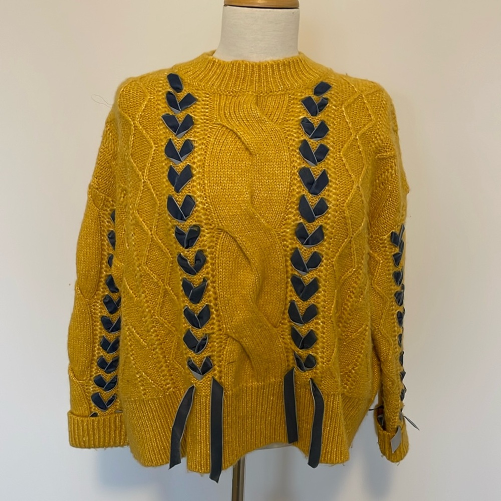THE EXTREME COLLECTION, Yellow sweater with Velvet ribbon detail.  Size S